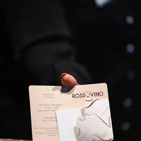 מלון Rossovino קומו